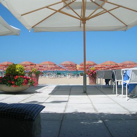 Albergo Punta De L'Est Francavilla Al Mare Exteriör bild