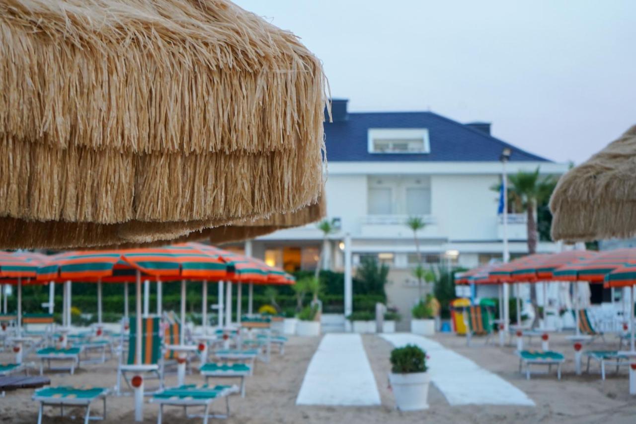 Albergo Punta De L'Est Francavilla Al Mare Exteriör bild