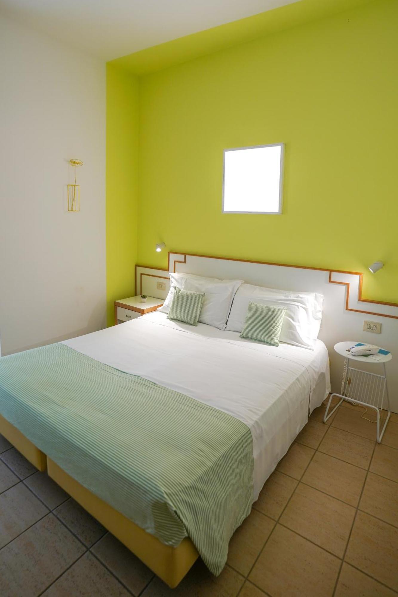 Albergo Punta De L'Est Francavilla Al Mare Exteriör bild