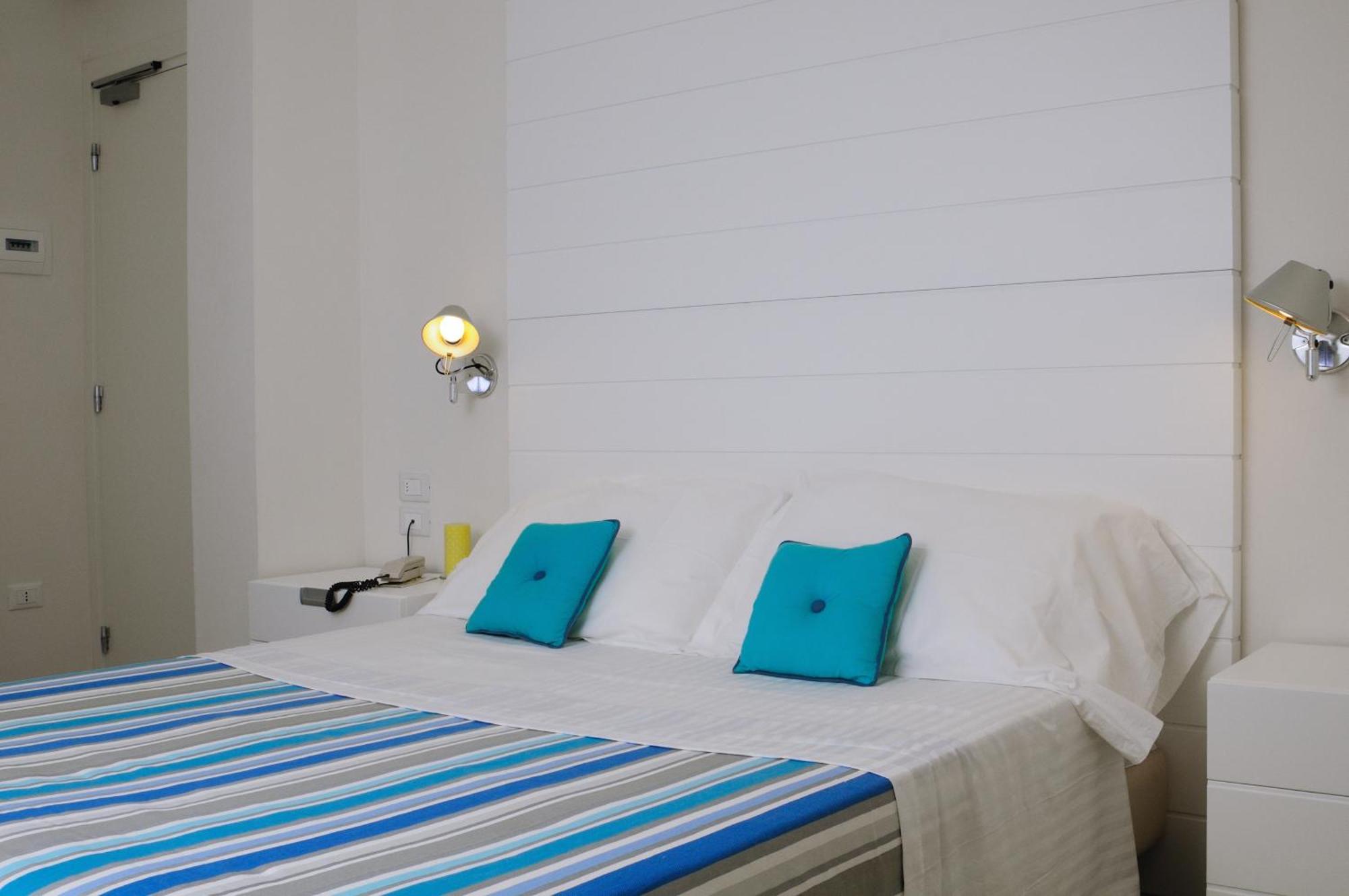 Albergo Punta De L'Est Francavilla Al Mare Exteriör bild