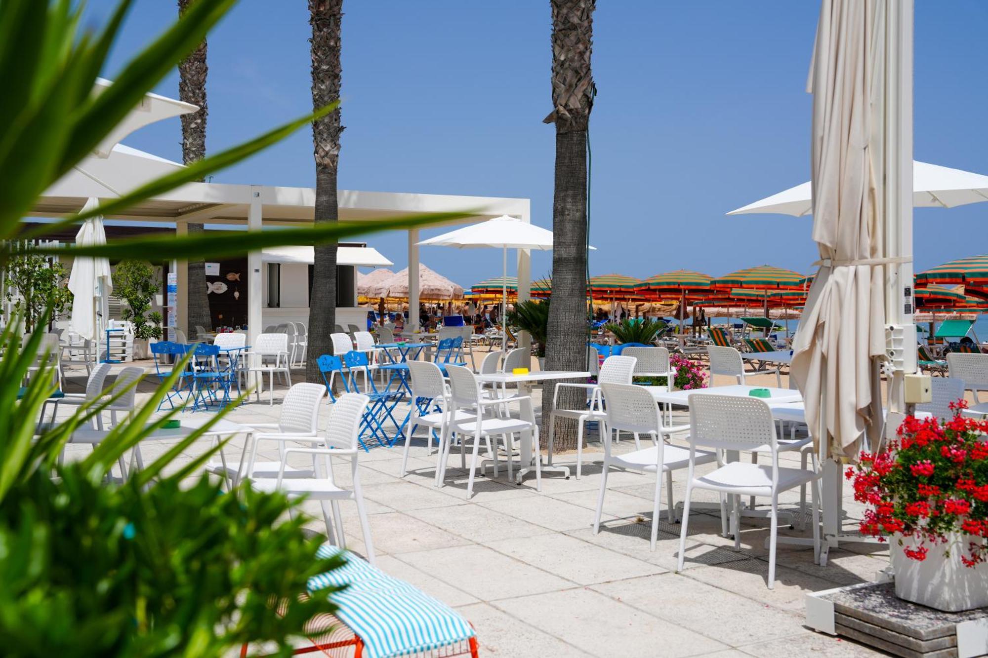 Albergo Punta De L'Est Francavilla Al Mare Exteriör bild