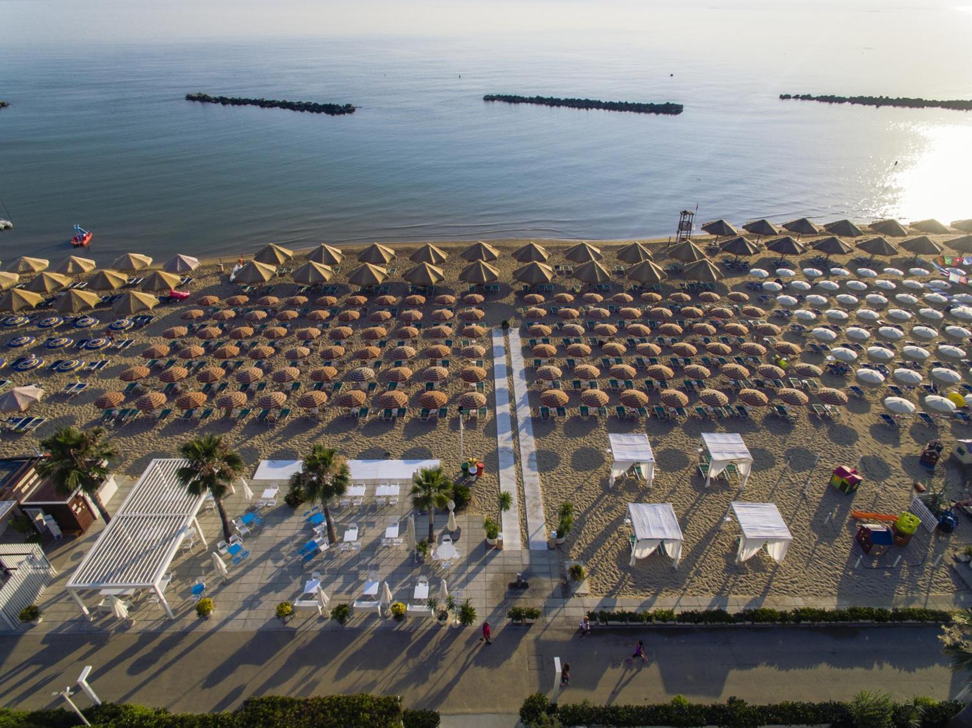 Albergo Punta De L'Est Francavilla Al Mare Exteriör bild