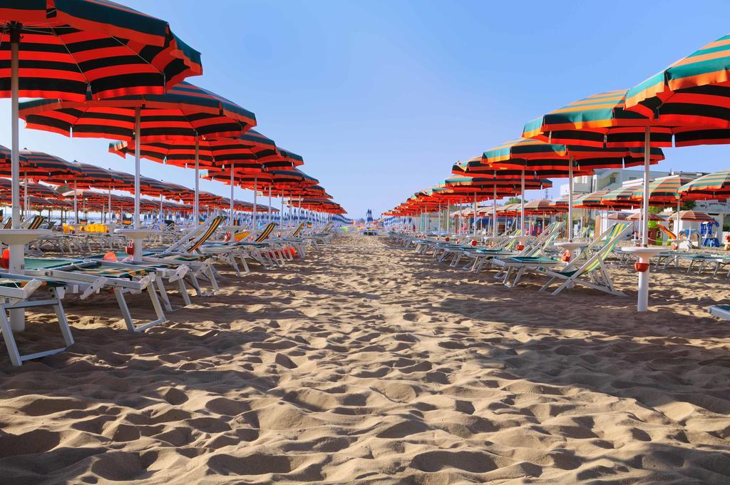 Albergo Punta De L'Est Francavilla Al Mare Exteriör bild