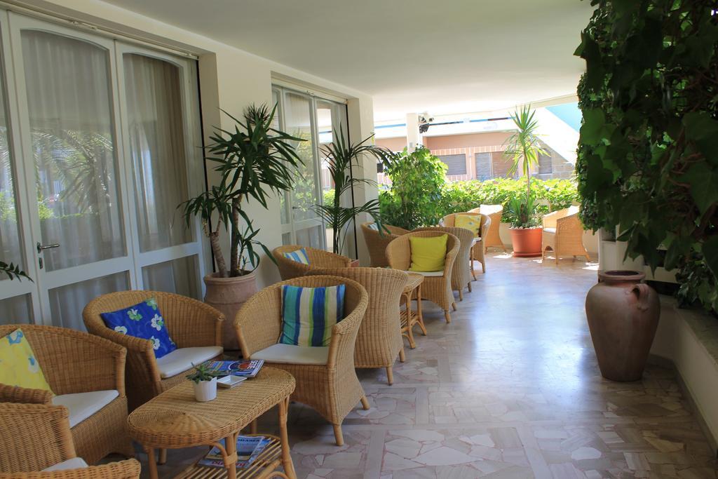 Albergo Punta De L'Est Francavilla Al Mare Exteriör bild