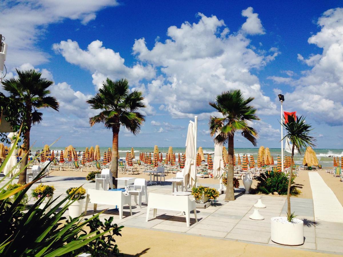 Albergo Punta De L'Est Francavilla Al Mare Exteriör bild